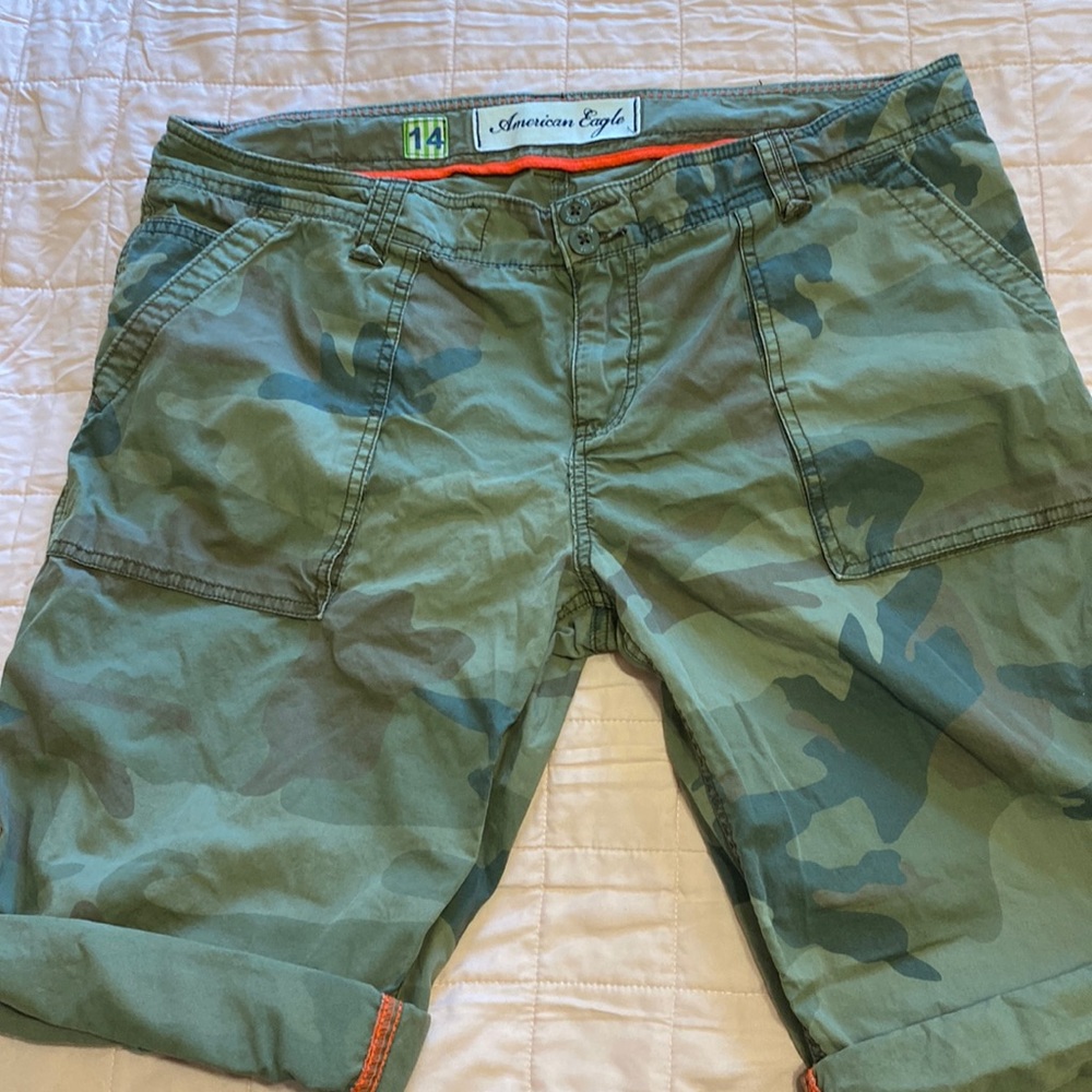 American Eagle Y2K size 14 Camouflage Camo Low-Rise Bermuda Shorts, like new!